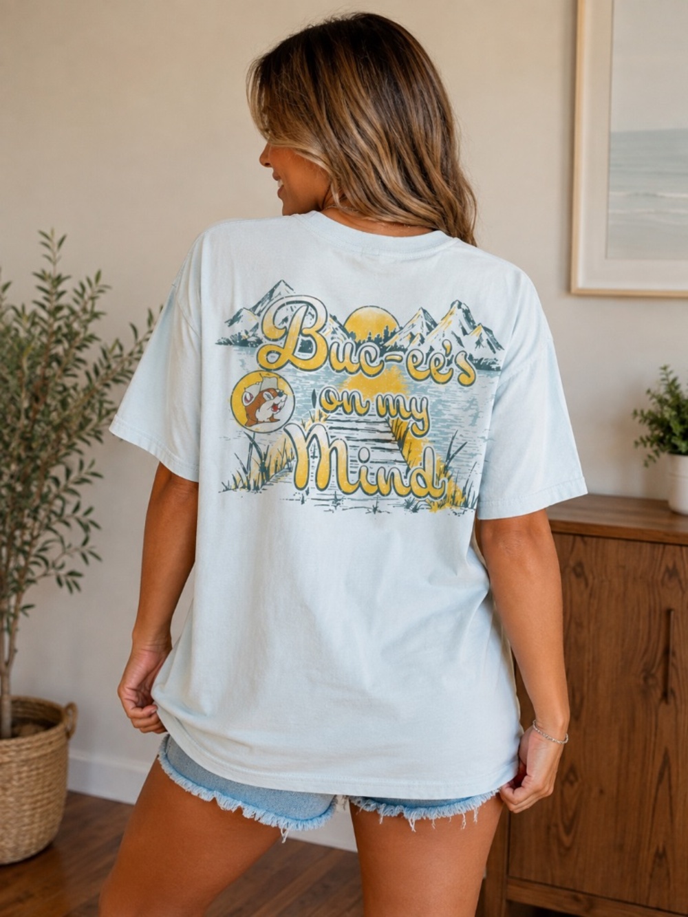 Buc-ee's Unisex Light Blue "Buc-ees on my mind" t-shirt, size Large